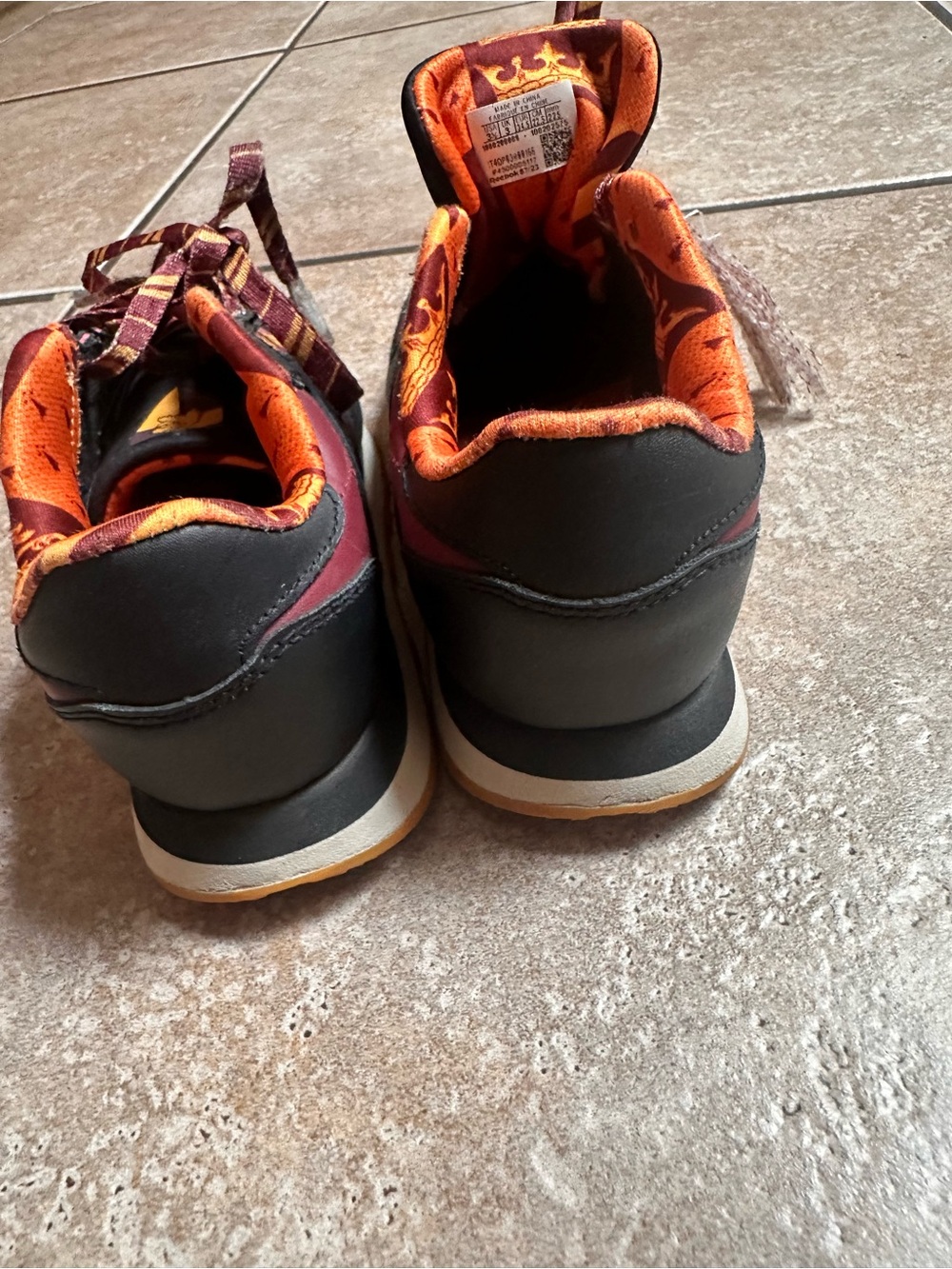 Limited edition Harry Potter Gryffindor Reebok sneakers for boys size 3.5 - Picture 5 of 5